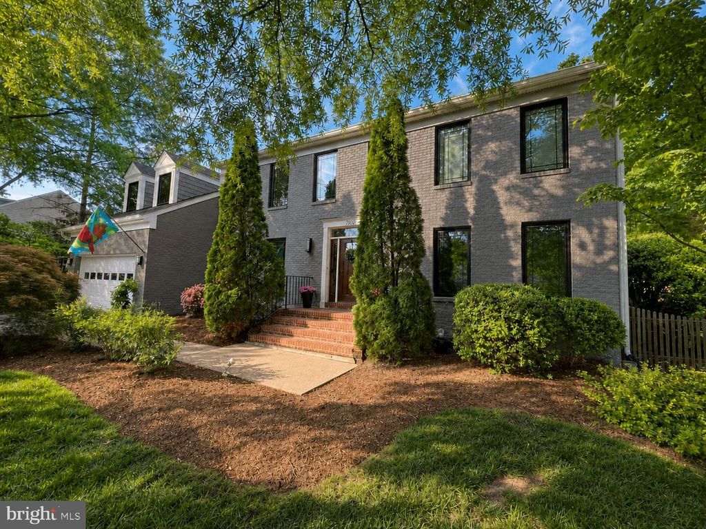 7713 MIDDAY LN, Alexandria, VA 22306