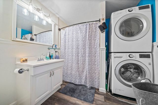 18 Bolton Pl, Bridgewater, MA 02324
