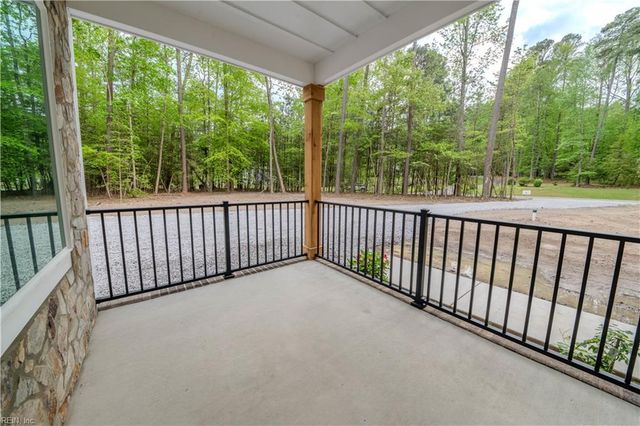 7673 Riverwatch DR, Gloucester, VA 23061