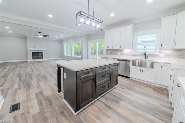 7673 Riverwatch DR, Gloucester, VA 23061