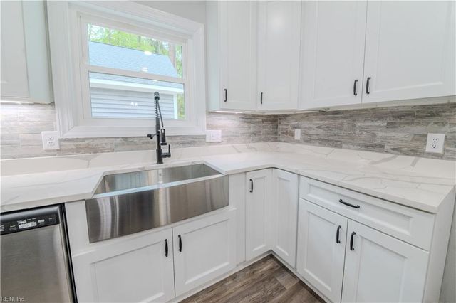 7673 Riverwatch DR, Gloucester, VA 23061