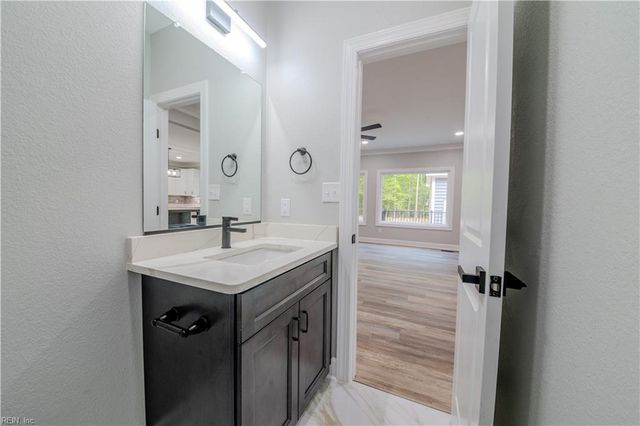 7673 Riverwatch DR, Gloucester, VA 23061