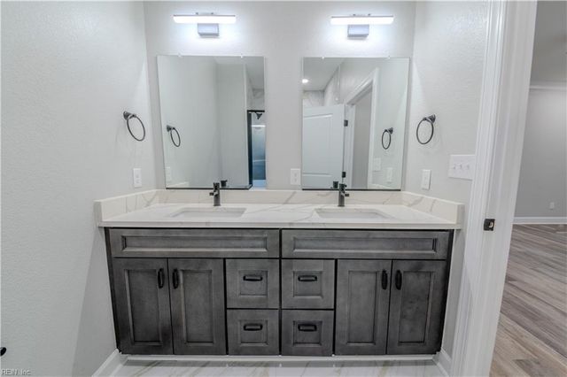 7673 Riverwatch DR, Gloucester, VA 23061