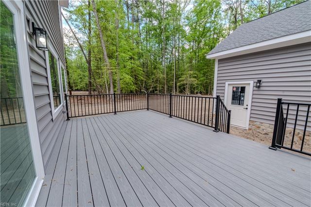 7673 Riverwatch DR, Gloucester, VA 23061