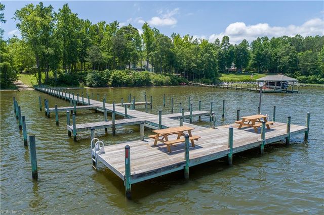 7673 Riverwatch DR, Gloucester, VA 23061