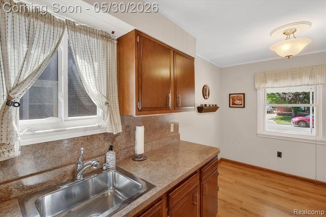 12996 Callender Street, Southgate, MI 48195