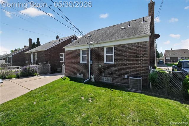 12996 Callender Street, Southgate, MI 48195