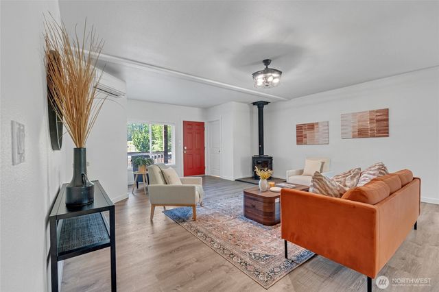 9889 Sportsman Club Road NE, Bainbridge Island, WA 98110