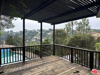 2887 Hollyridge Drive, Los Angeles, CA 90068