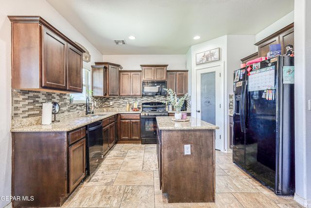 7113 LONG MEADOW Drive, El Paso, TX 79934