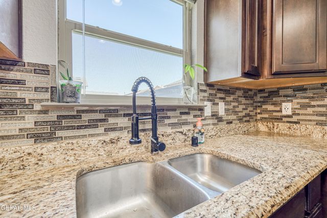 7113 LONG MEADOW Drive, El Paso, TX 79934