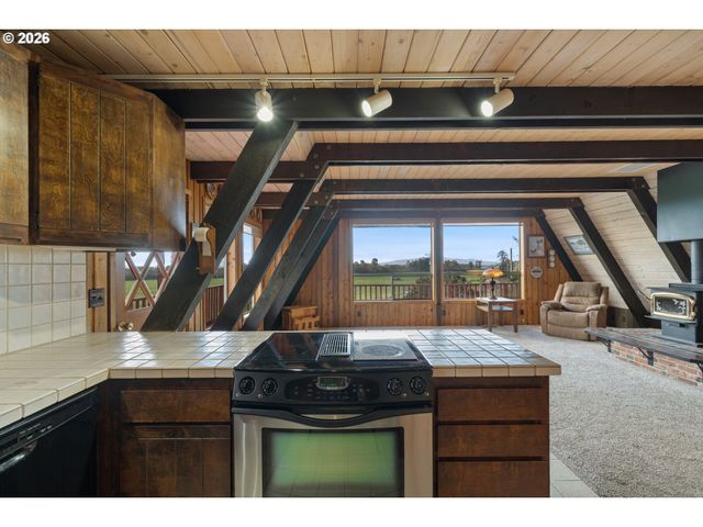 9660 SOLLIE SMITH Rd, Tillamook, OR 97141