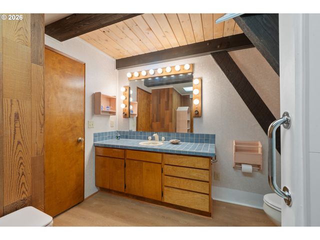 9660 SOLLIE SMITH Rd, Tillamook, OR 97141