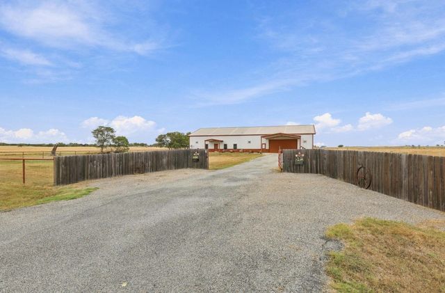 1126 Heritage Road, Gordonville, TX 76245