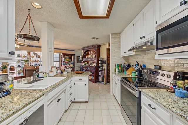 1300 Oak Harbor Boulevard, Azle, TX 76020