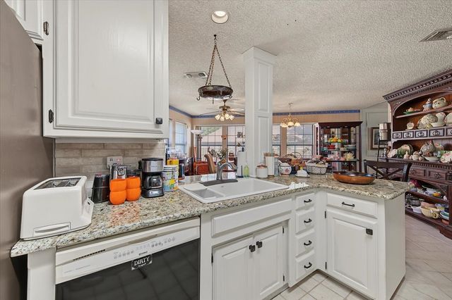 1300 Oak Harbor Boulevard, Azle, TX 76020