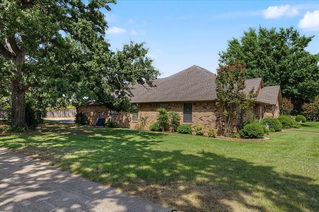 1300 Oak Harbor Boulevard, Azle, TX 76020