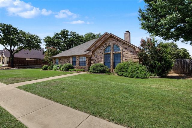 1300 Oak Harbor Boulevard, Azle, TX 76020