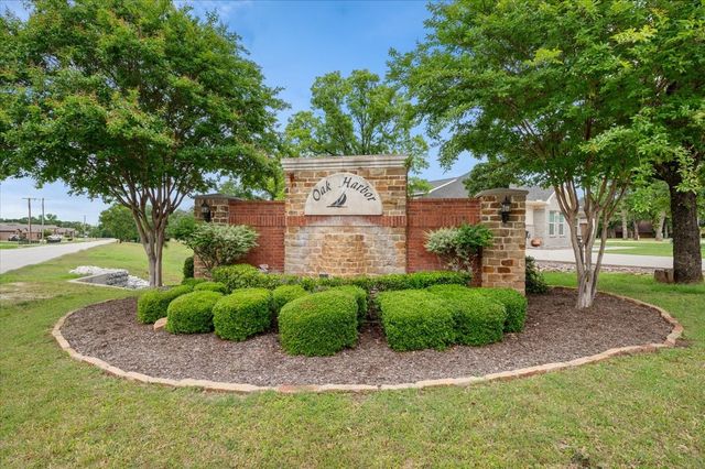 1300 Oak Harbor Boulevard, Azle, TX 76020