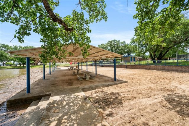 1300 Oak Harbor Boulevard, Azle, TX 76020