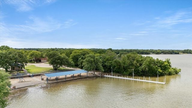 1300 Oak Harbor Boulevard, Azle, TX 76020