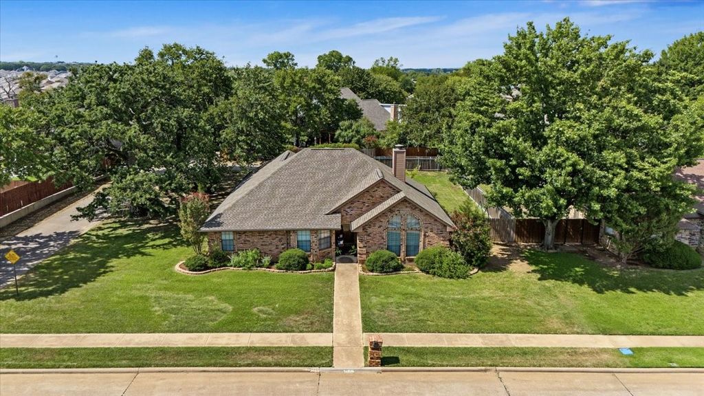 1300 Oak Harbor Boulevard, Azle, TX 76020