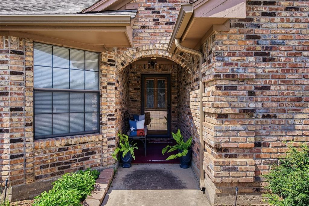 1300 Oak Harbor Boulevard, Azle, TX 76020 — photo 2