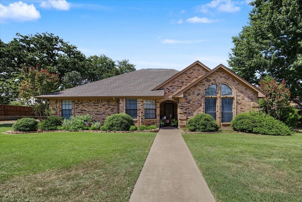 1300 Oak Harbor Boulevard, Azle, TX 76020 — photo 3