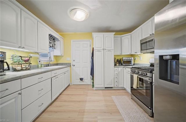 16 Albemarle St, Portsmouth, VA 23707
