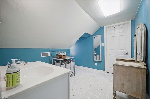 16 Albemarle St, Portsmouth, VA 23707