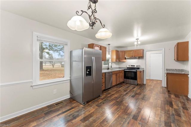 3327 Pine Grove RD, Gloucester, VA 23061