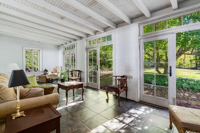 9 Long Hill Road, East Hampton, CT 06456