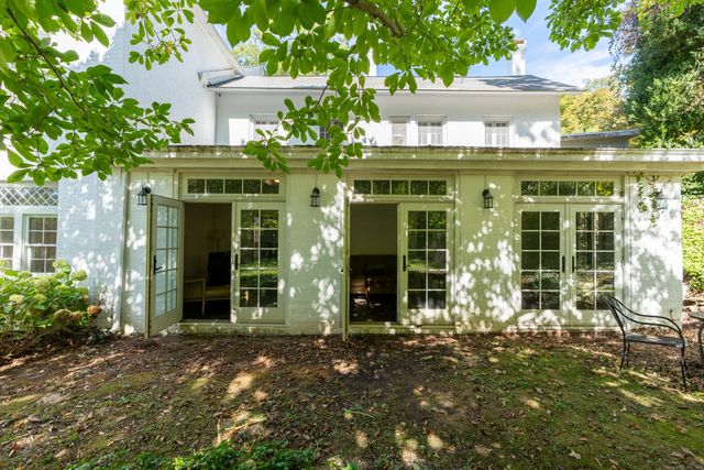 9 Long Hill Road, East Hampton, CT 06456