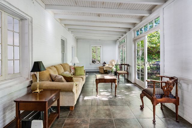 9 Long Hill Road, East Hampton, CT 06456