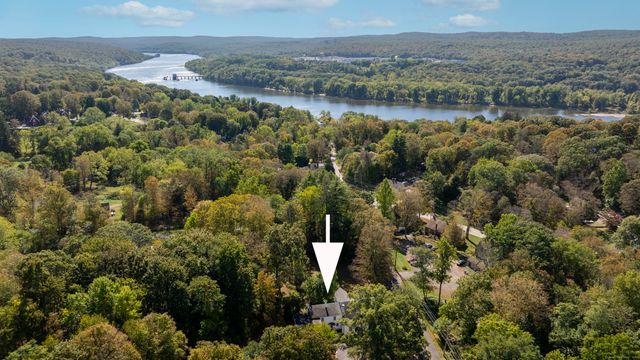 9 Long Hill Road, East Hampton, CT 06456
