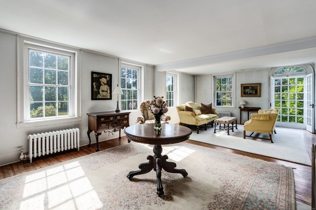 9 Long Hill Road, East Hampton, CT 06456