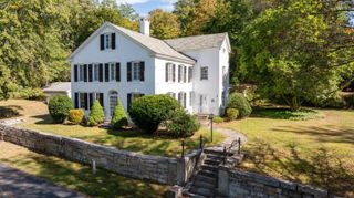 9 Long Hill Road, East Hampton, CT 06456
