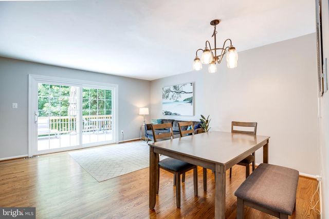 8657 DELLWAY LN, Vienna, VA 22180