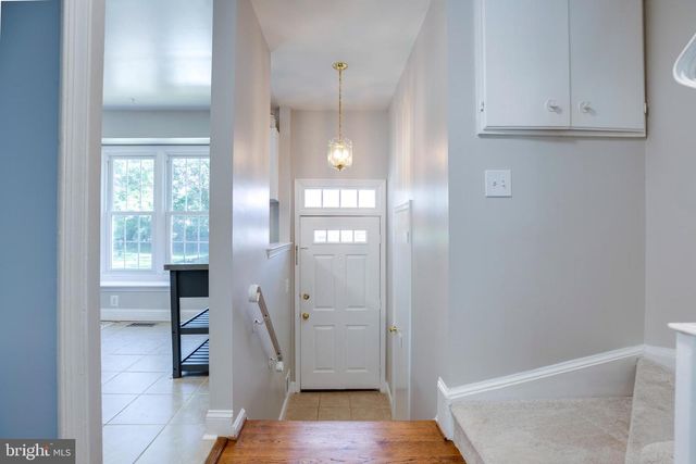 8657 DELLWAY LN, Vienna, VA 22180