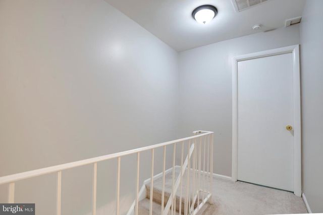 8657 DELLWAY LN, Vienna, VA 22180