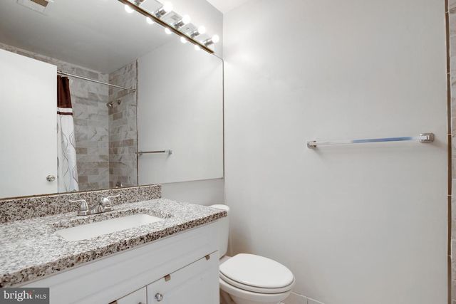 8657 DELLWAY LN, Vienna, VA 22180