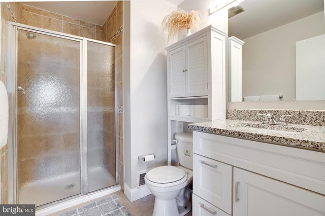 8657 DELLWAY LN, Vienna, VA 22180