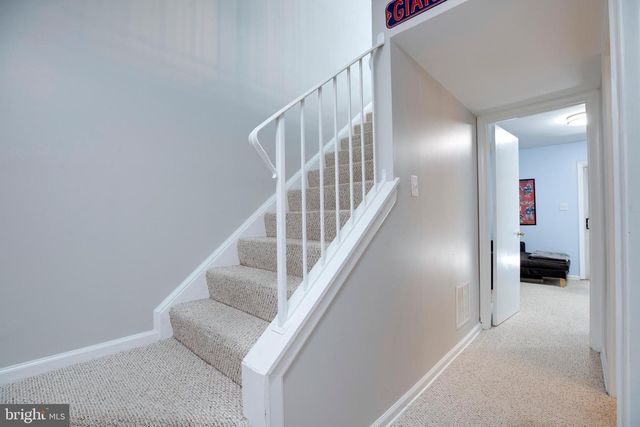 8657 DELLWAY LN, Vienna, VA 22180