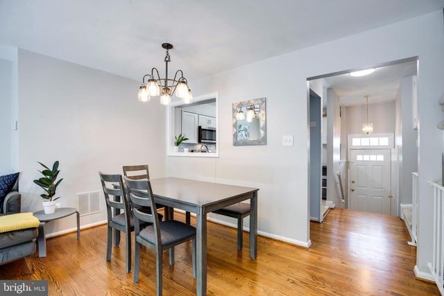 8657 DELLWAY LN, Vienna, VA 22180