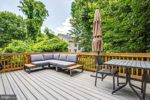 8657 DELLWAY LN, Vienna, VA 22180
