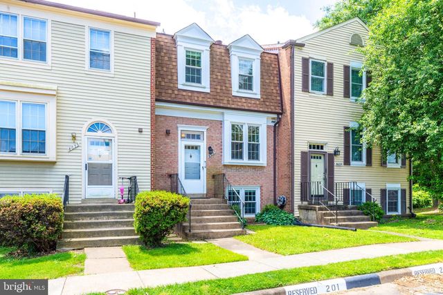8657 DELLWAY LN, Vienna, VA 22180