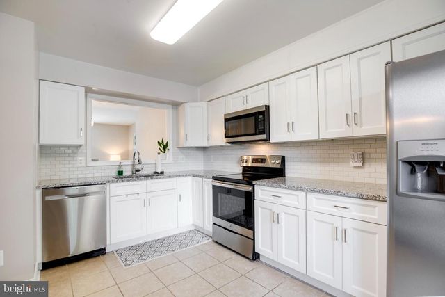 8657 DELLWAY LN, Vienna, VA 22180