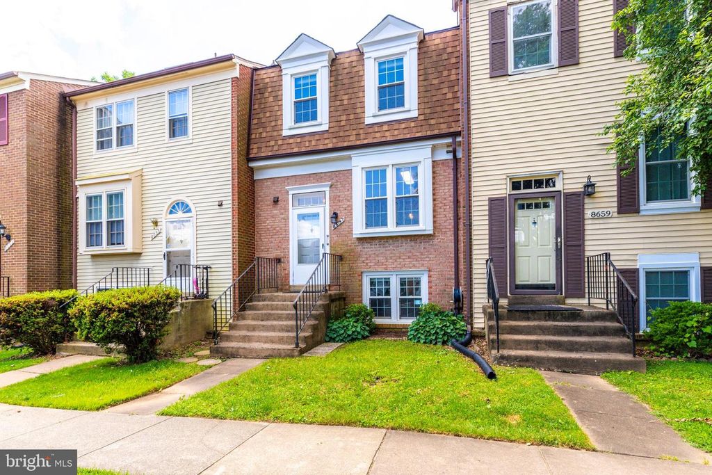 8657 DELLWAY LN, Vienna, VA 22180