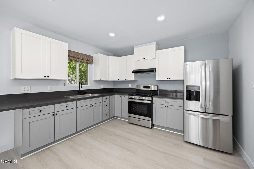 Image 26 of property listing at 430 Eaton Drive, Pasadena, CA 91107