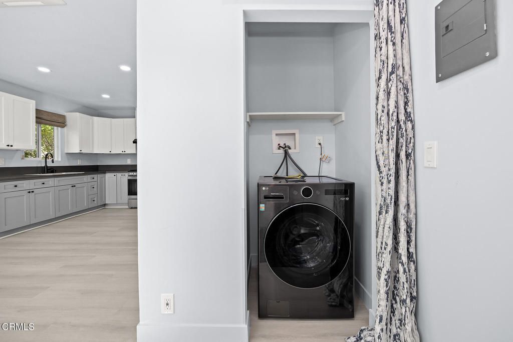 Image 30 of property listing at 430 Eaton Drive, Pasadena, CA 91107